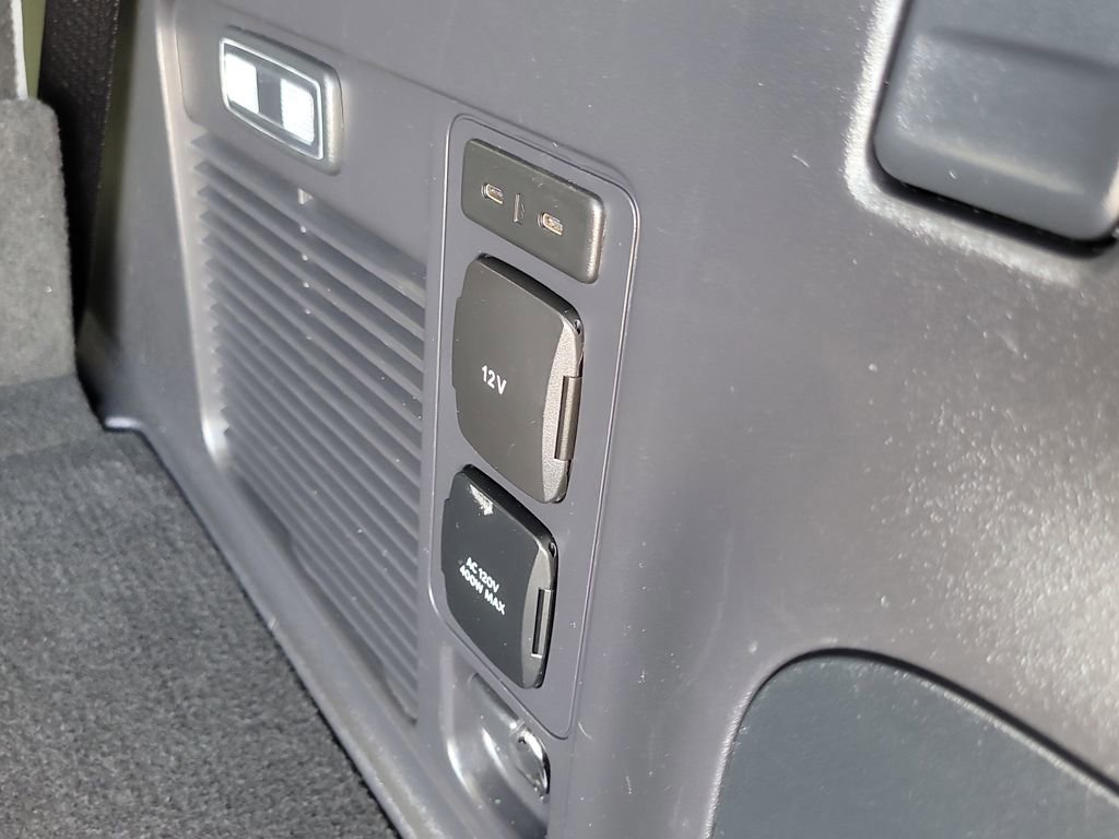 Certified 2025 Ford Expedition Platinum image 10