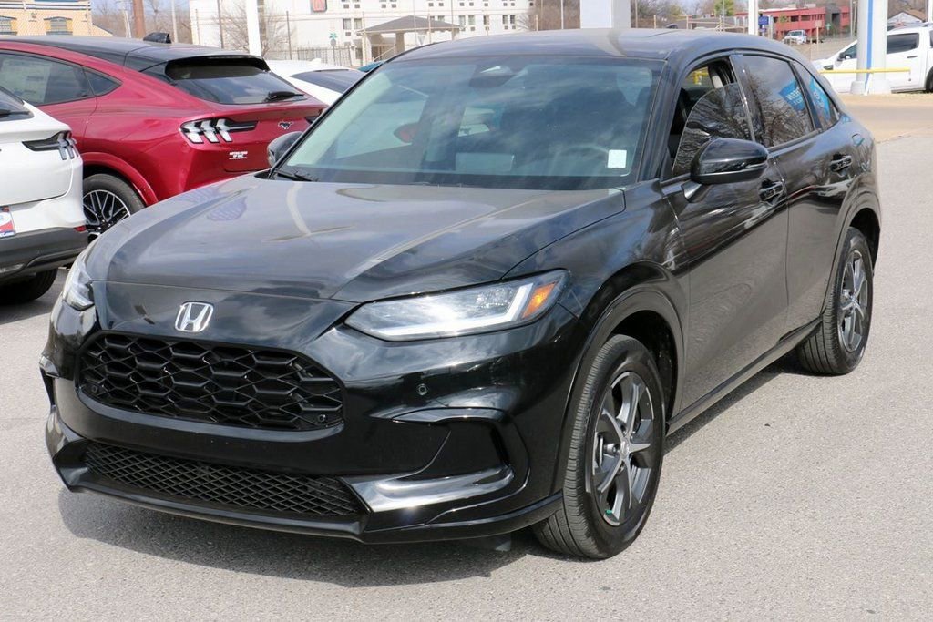 Used 2025 Honda HR-V EX-L image 2