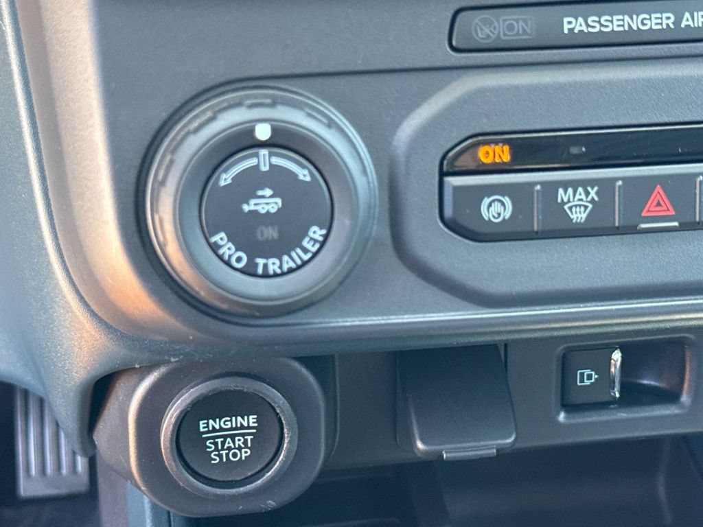 Certified 2025 Ford Maverick Lobo AWD/4WD image 28