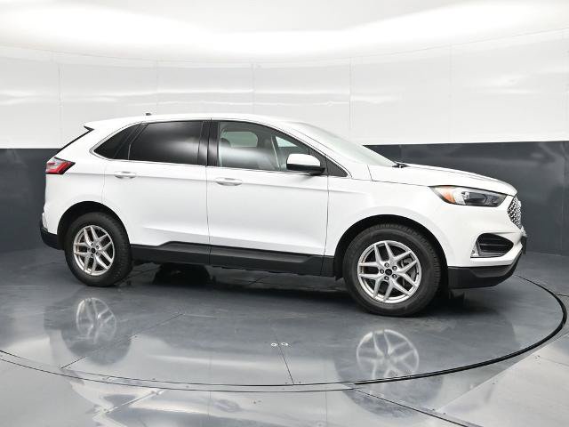Certified 2024 Ford Edge SEL w/ Convenience Package AWD/4WD image 3