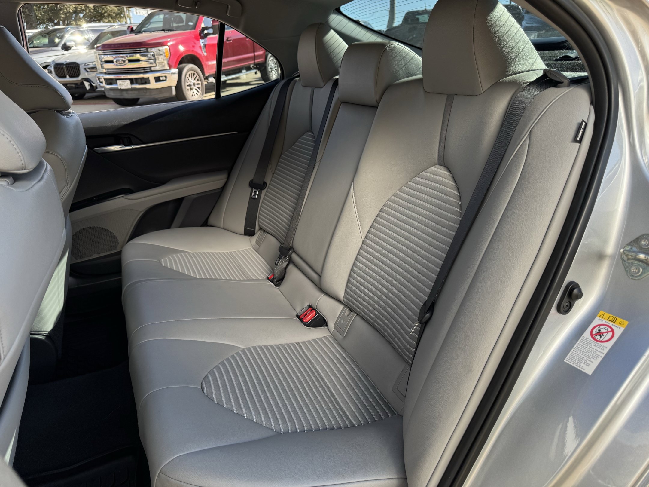 Used 2018 Toyota Camry SE FWD image 29