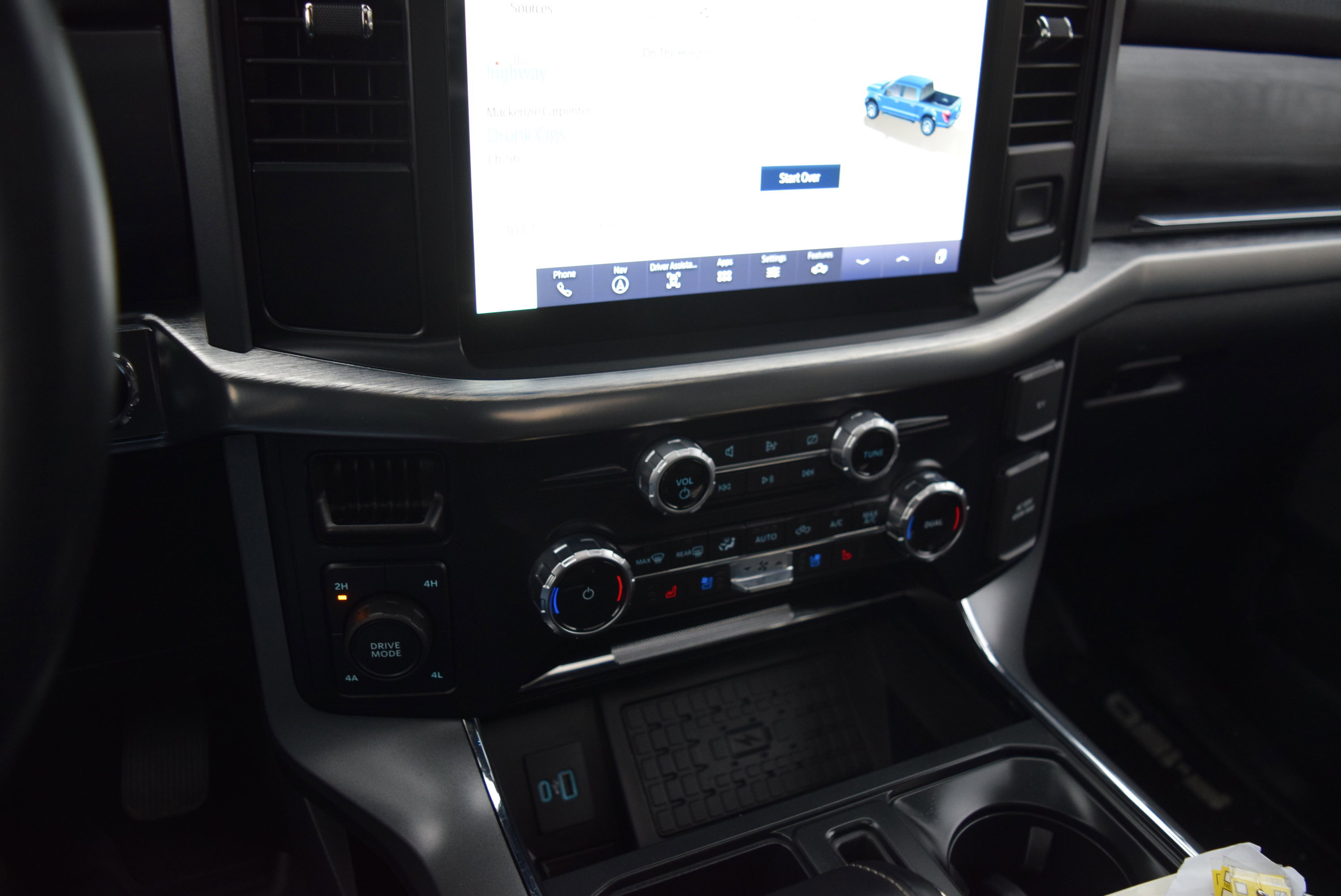 Certified 2023 Ford F150 Lariat w/ Equipment Group 502A High image 17