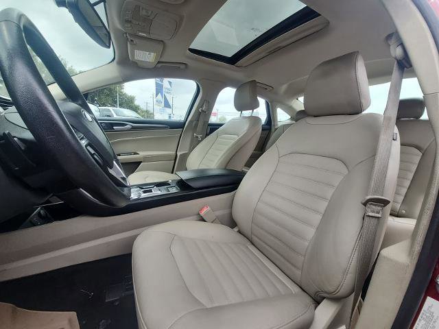 Certified 2017 Ford Fusion SE w/ Fusion SE Technology Package image 7