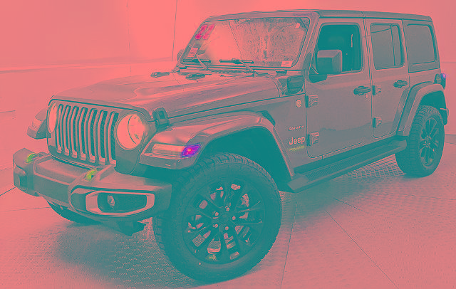 Used 2022 Jeep Wrangler Unlimited Sahara AWD/4WD image 6