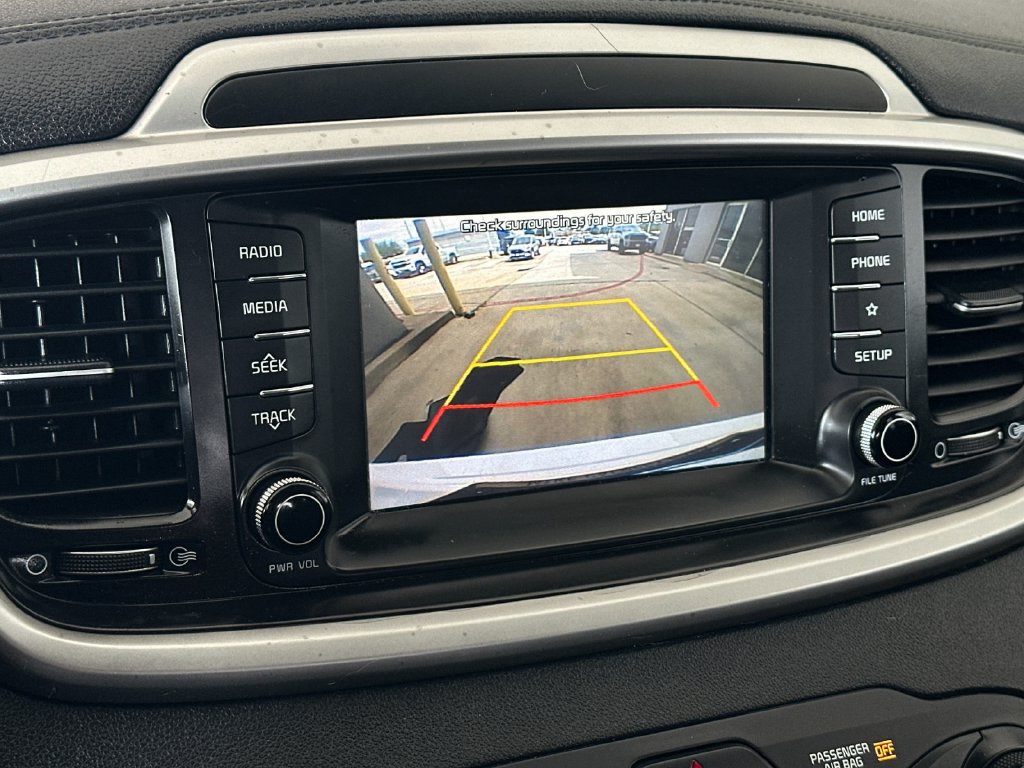 Used 2020 Kia Sorento LX AWD/4WD image 19