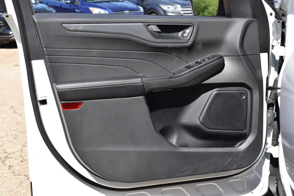 Certified 2023 Ford Escape Active AWD/4WD image 9