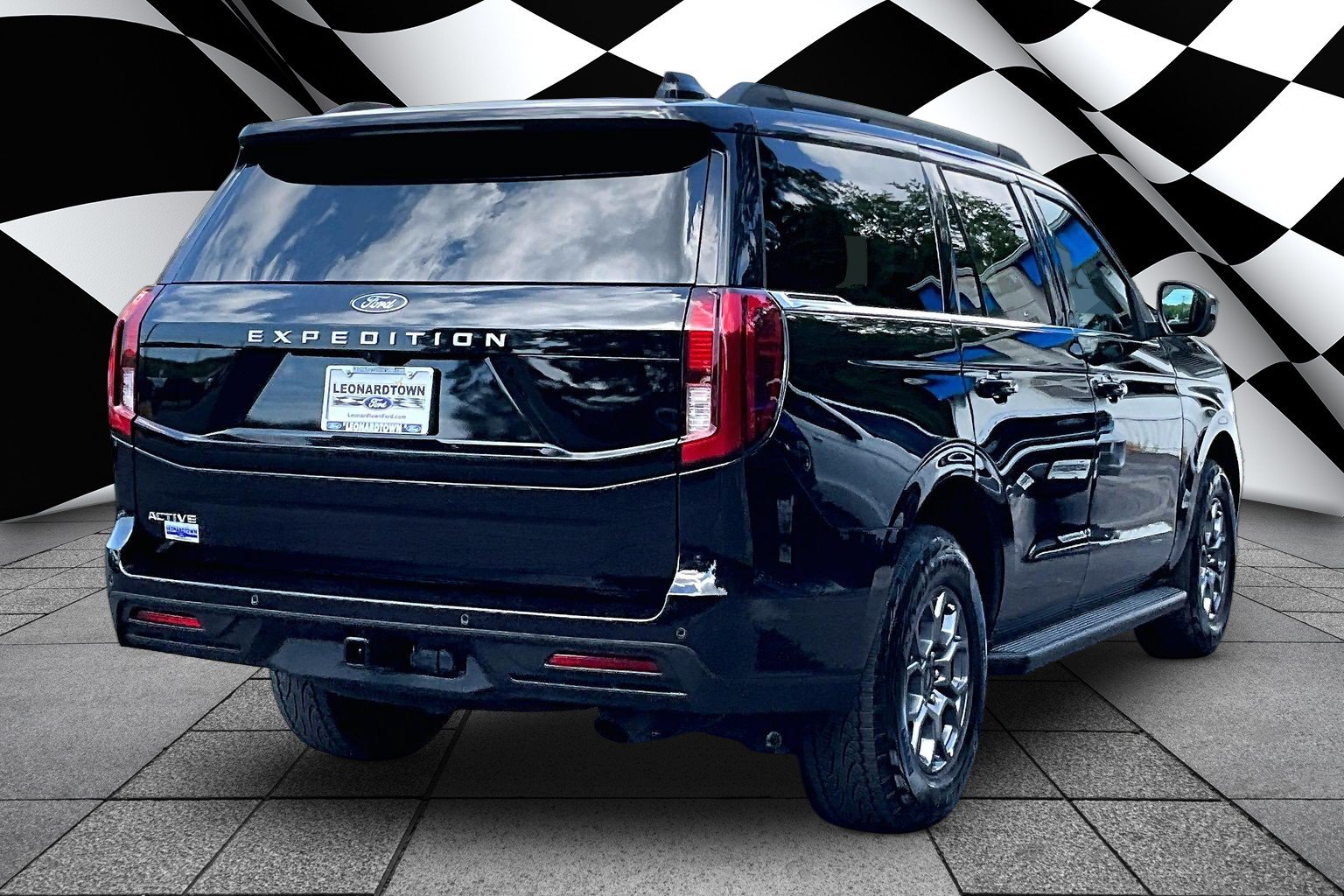 Certified 2025 Ford Expedition Active RWD image 2