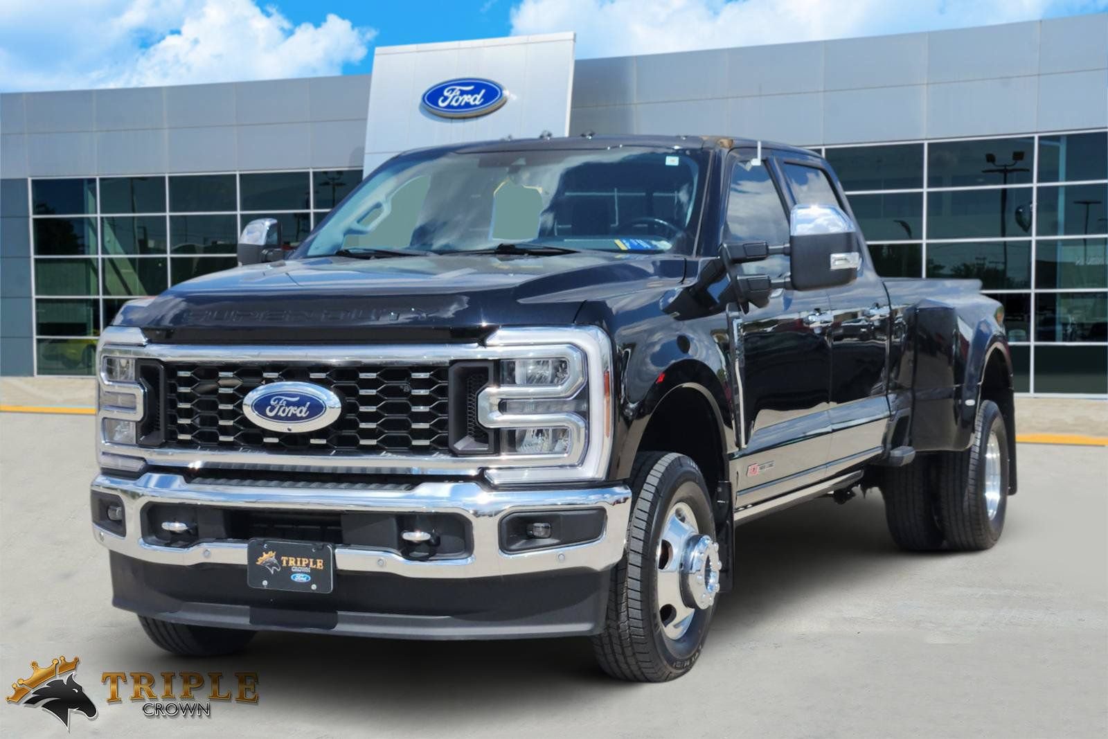 Certified 2024 Ford F350 Lariat w/ Lariat Ultimate Package AWD/4WD image 2