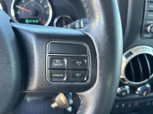 Used 2017 Jeep Wrangler Sahara w/ Connectivity Group AWD/4WD image 22