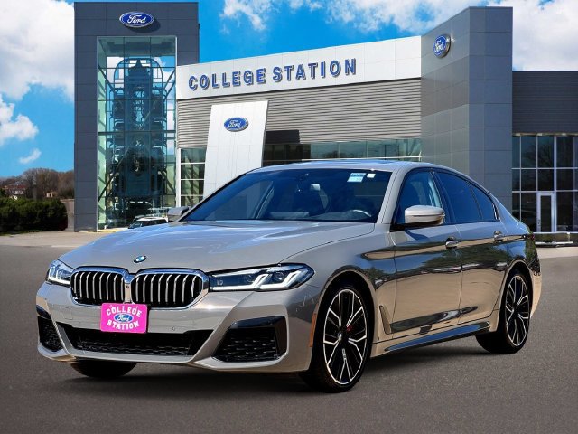 Used 2021 BMW 540i w/ M Sport Package RWD image 2