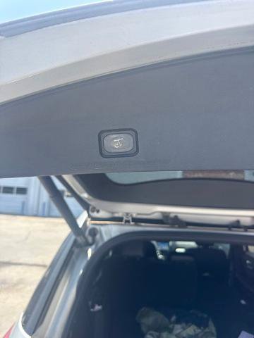 Certified 2018 Ford Explorer XLT w/ Equipment Group 202A FWD image 12