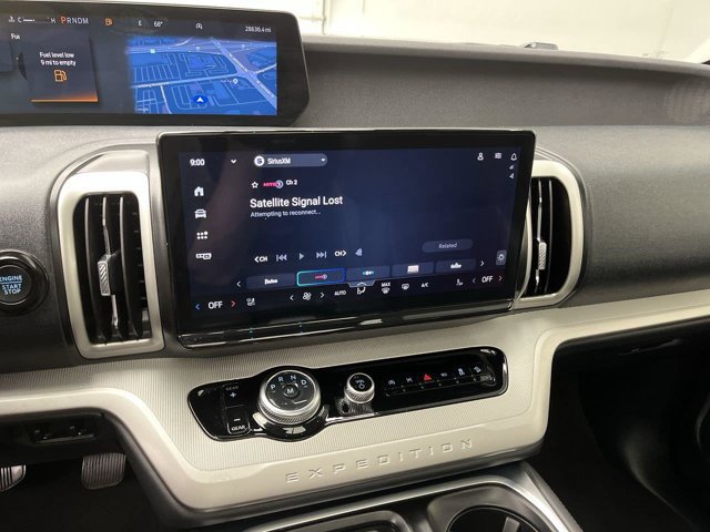 Certified 2025 Ford Expedition Active AWD/4WD image 22