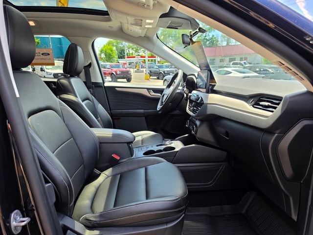 Certified 2022 Ford Escape SEL w/ Technology Package AWD/4WD image 14