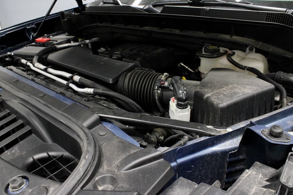 Used 2024 Chevrolet Silverado 1500 LT AWD/4WD image 17