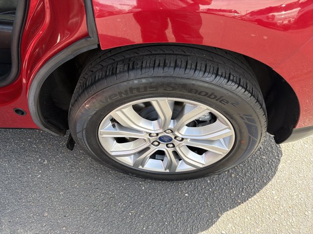 Certified 2022 Ford Edge Titanium AWD/4WD image 3