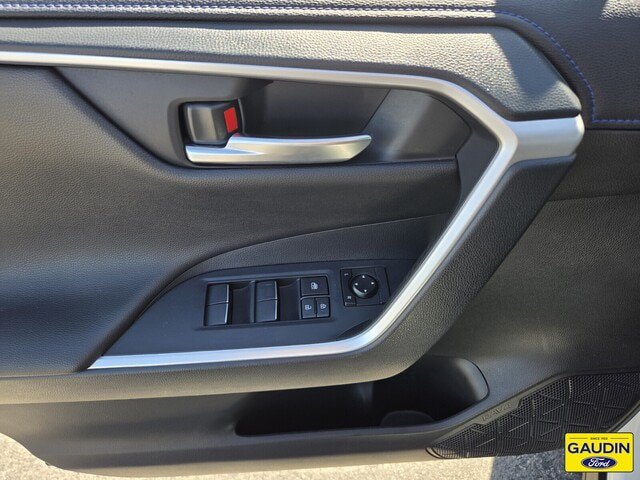 Used 2019 Toyota RAV4 XSE AWD/4WD image 18