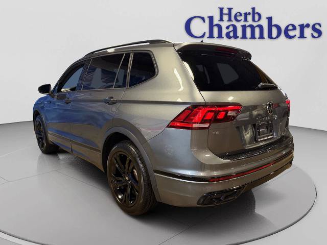 Used 2023 Volkswagen Tiguan SE R-Line AWD/4WD image 3