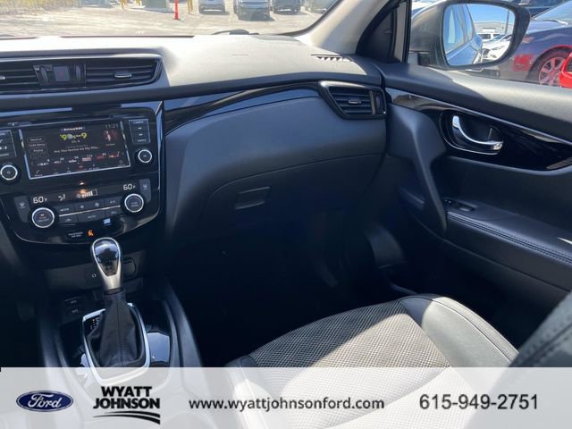 Used 2022 Nissan Rogue Sport SV w/ Technology Package image 14