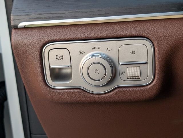 Used 2024 Mercedes-Benz GLS 450 4MATIC image 27