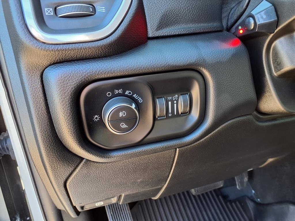 Used 2019 RAM 2500 Laramie image 22