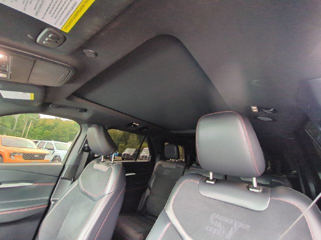 Certified 2026 Ford Explorer ST w/ Sun And Sound Package AWD/4WD image 28