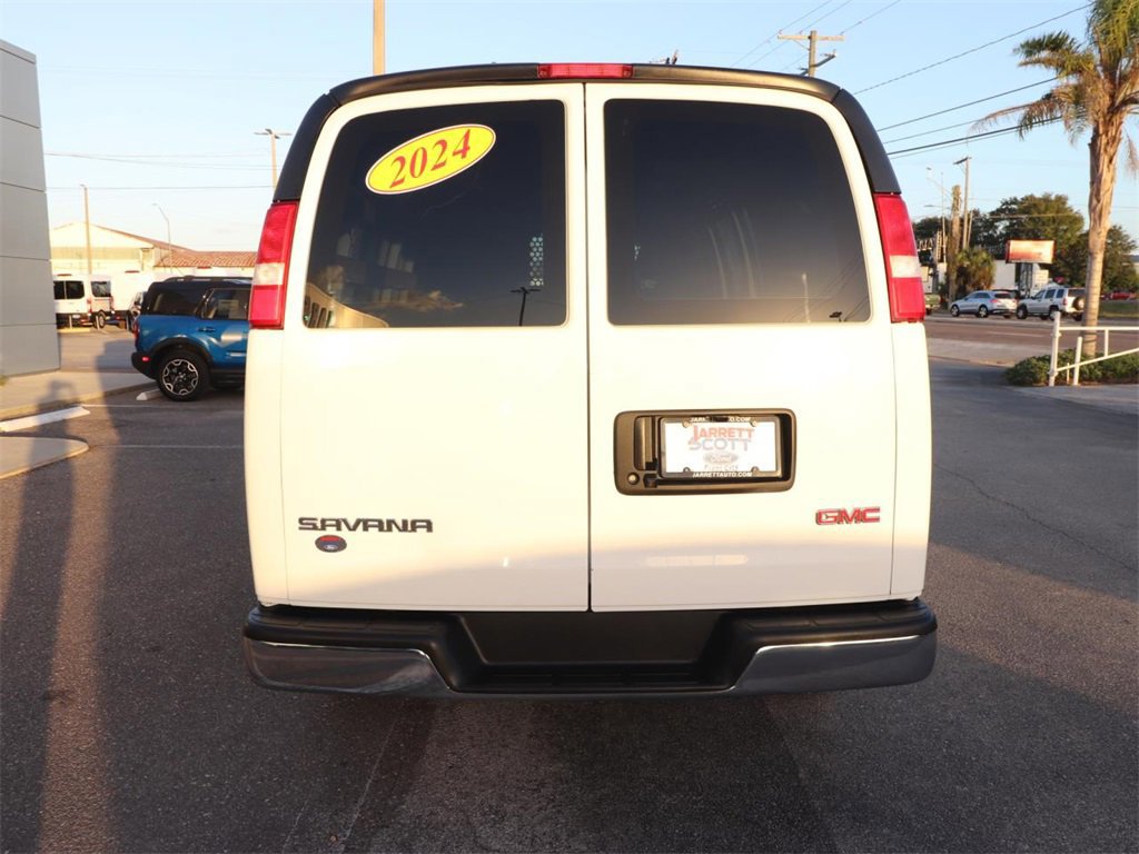 Used 2024 GMC Savana 2500 w/ Driver Convenience Package image 4
