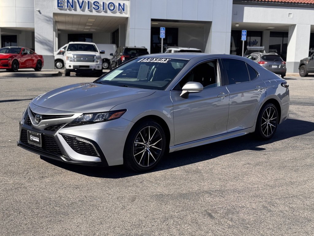 Used 2024 Toyota Camry SE image 7