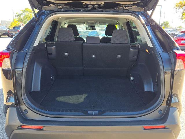 Used 2019 Toyota RAV4 LE image 16