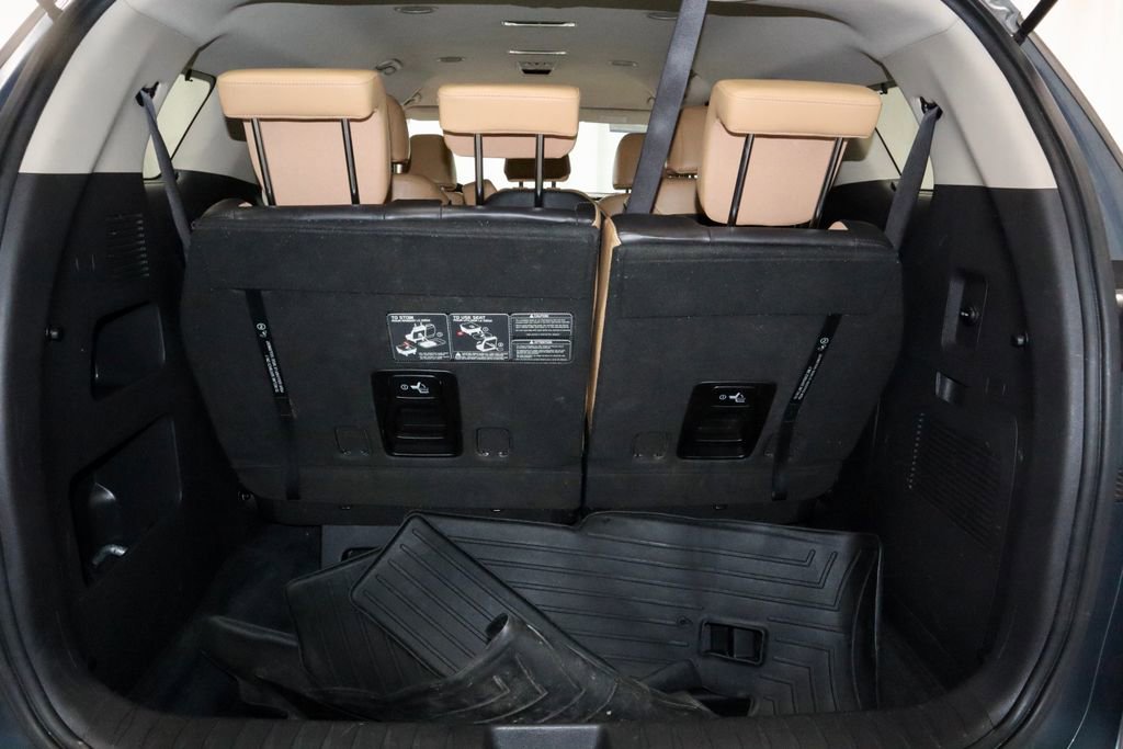 Used 2023 Kia Carnival EX FWD image 14