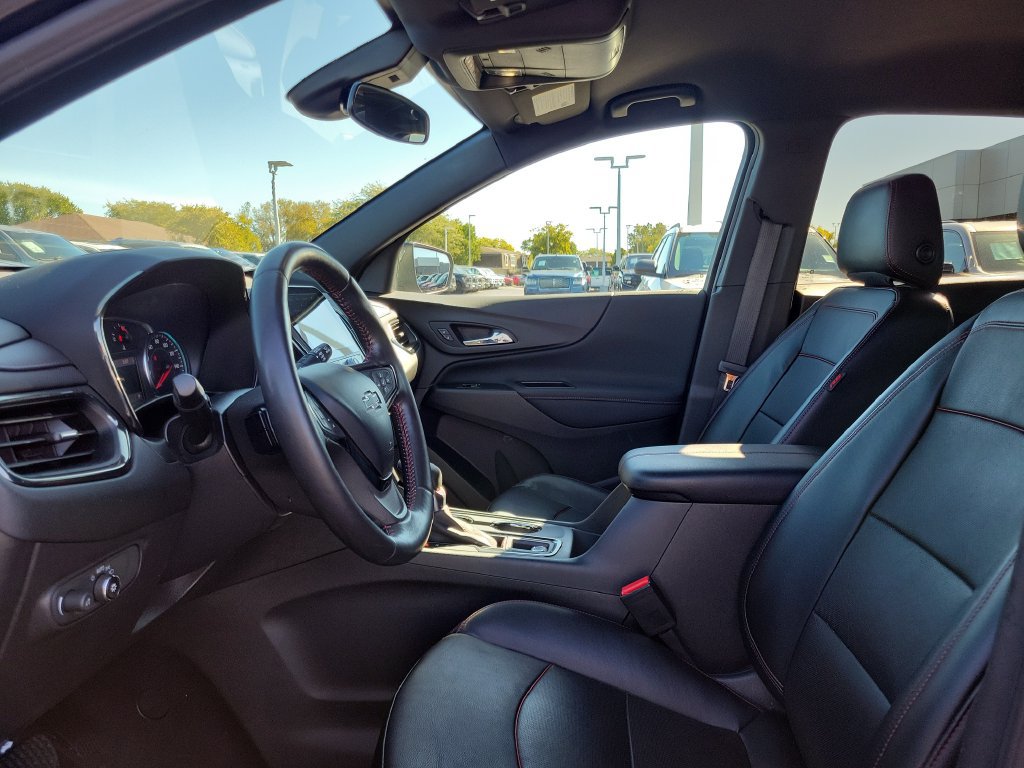 Used 2022 Chevrolet Equinox RS w/ RS Leather Package FWD image 18