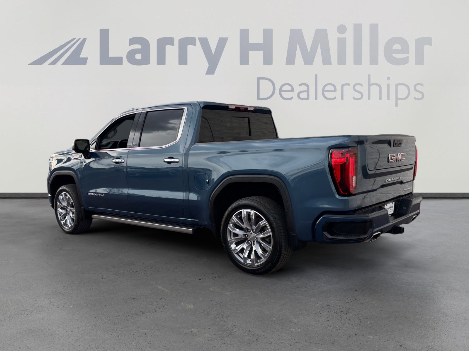 Used 2024 GMC Sierra 1500 Denali w/ Denali Reserve Package image 3