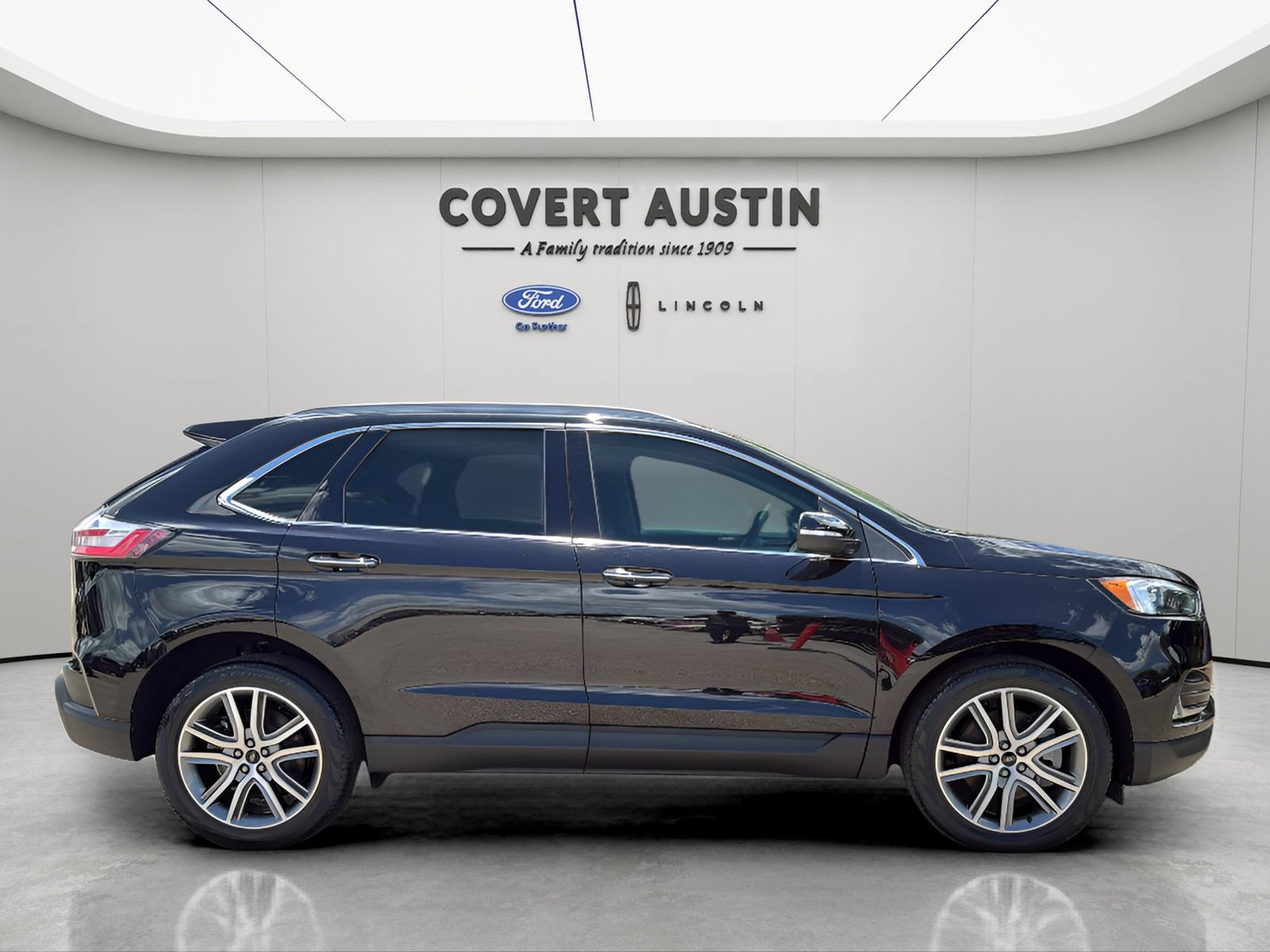 Certified 2023 Ford Edge Titanium AWD/4WD image 6
