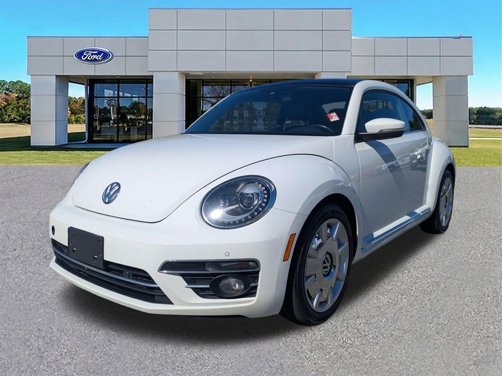 Used 2019 Volkswagen Beetle 2.0T SE w/ SE Premium Package FWD image 8