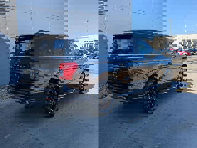 Certified 2022 Ford Expedition Max XLT image 4