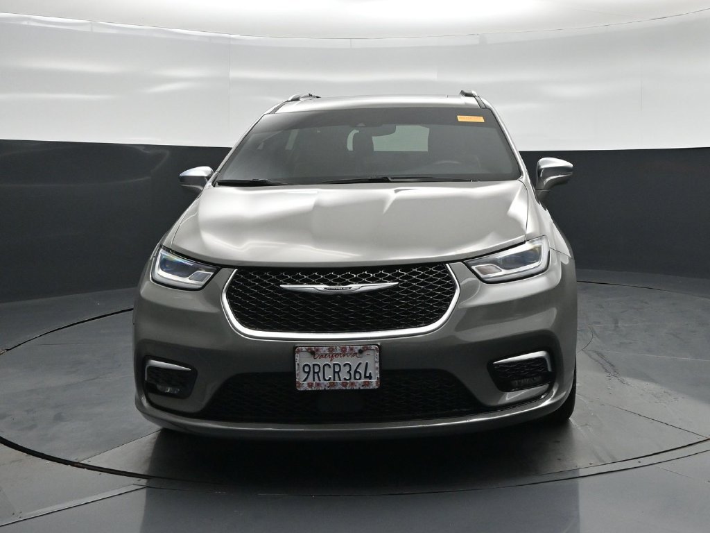 Used 2024 Chrysler Pacifica Pinnacle FWD image 16