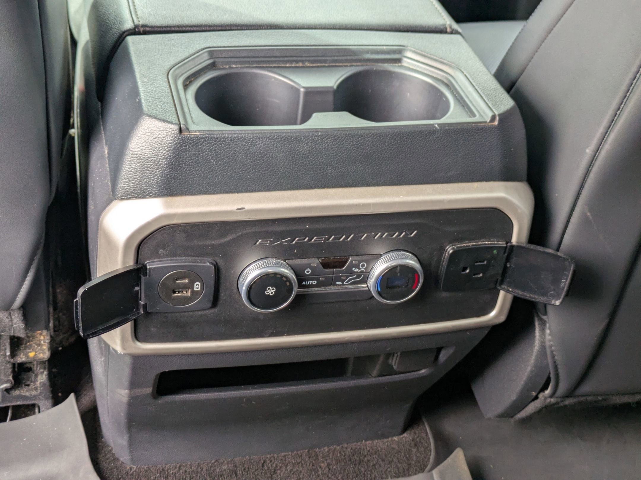 Certified 2022 Ford Expedition Max XLT image 30