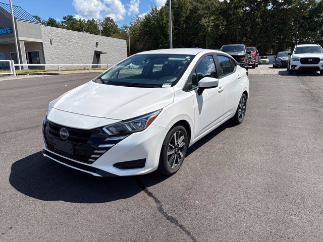 Used 2024 Nissan Versa SV FWD image 3