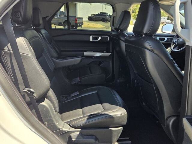 Certified 2020 Ford Explorer XLT w/ Equipment Group 202A RWD image 18