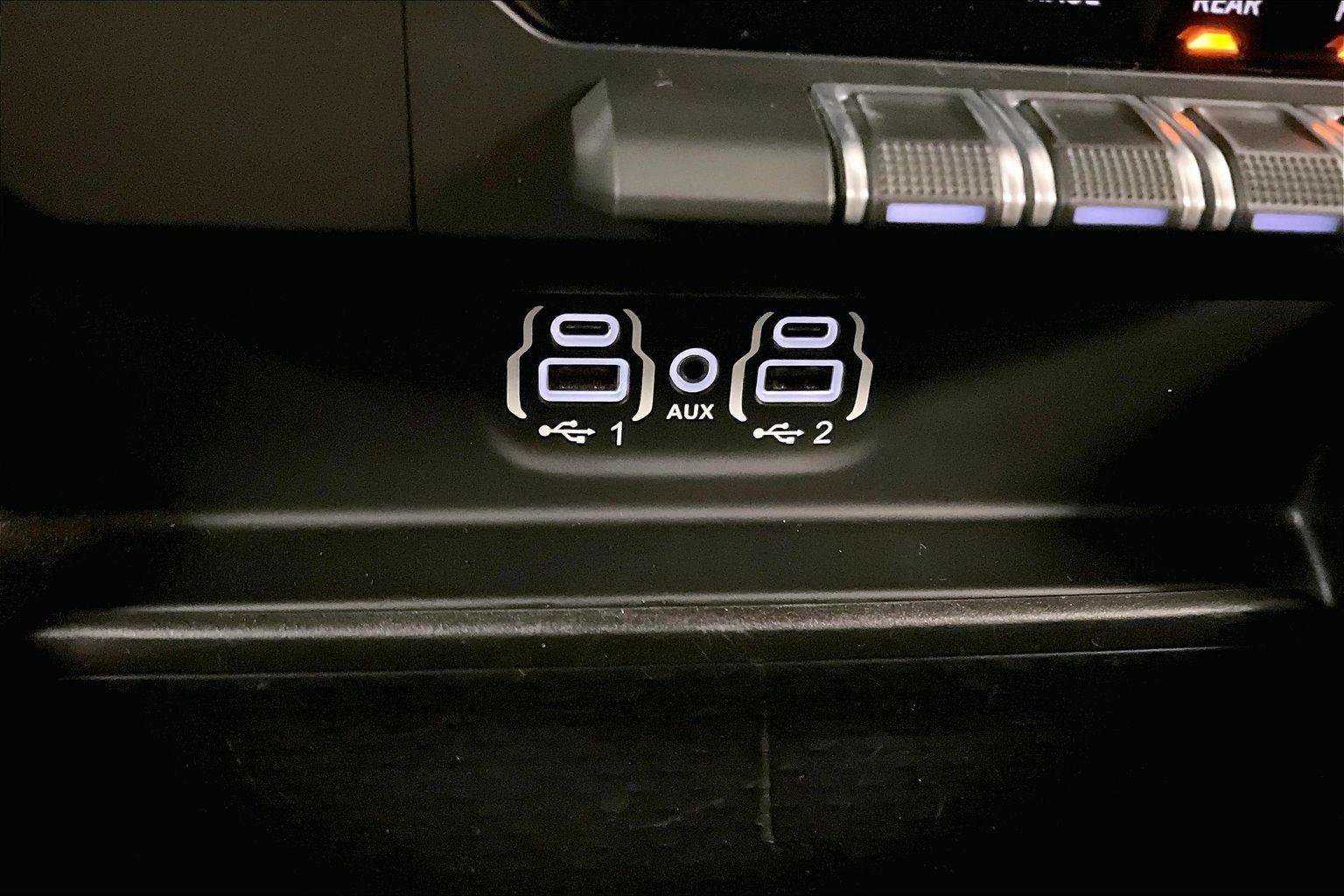 Used 2020 RAM 1500 Rebel image 31