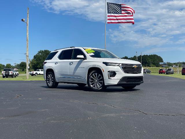 Used 2023 Chevrolet Traverse Premier FWD image 3