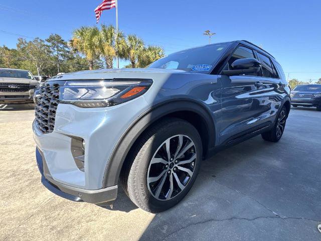 Certified 2025 Ford Explorer ST-Line w/ Premium Package RWD image 3