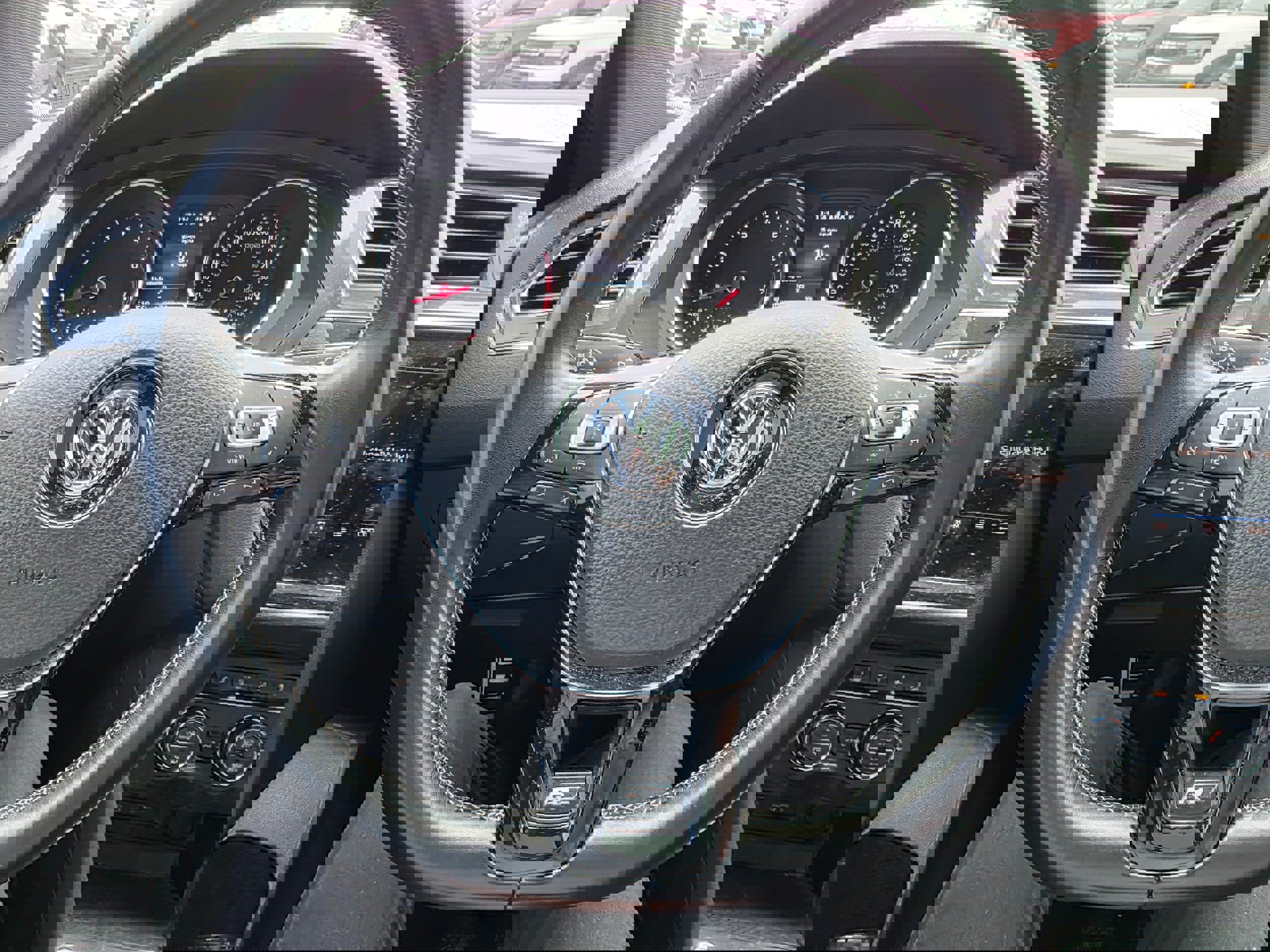 Used 2021 Volkswagen Tiguan SE R-Line image 11