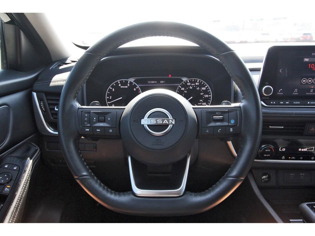 Used 2024 Nissan Rogue SV w/ SV Premium Package image 14