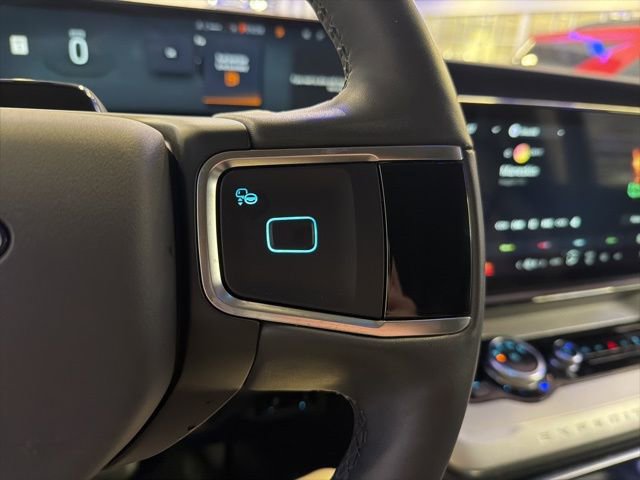 Certified 2025 Ford Expedition Active image 54