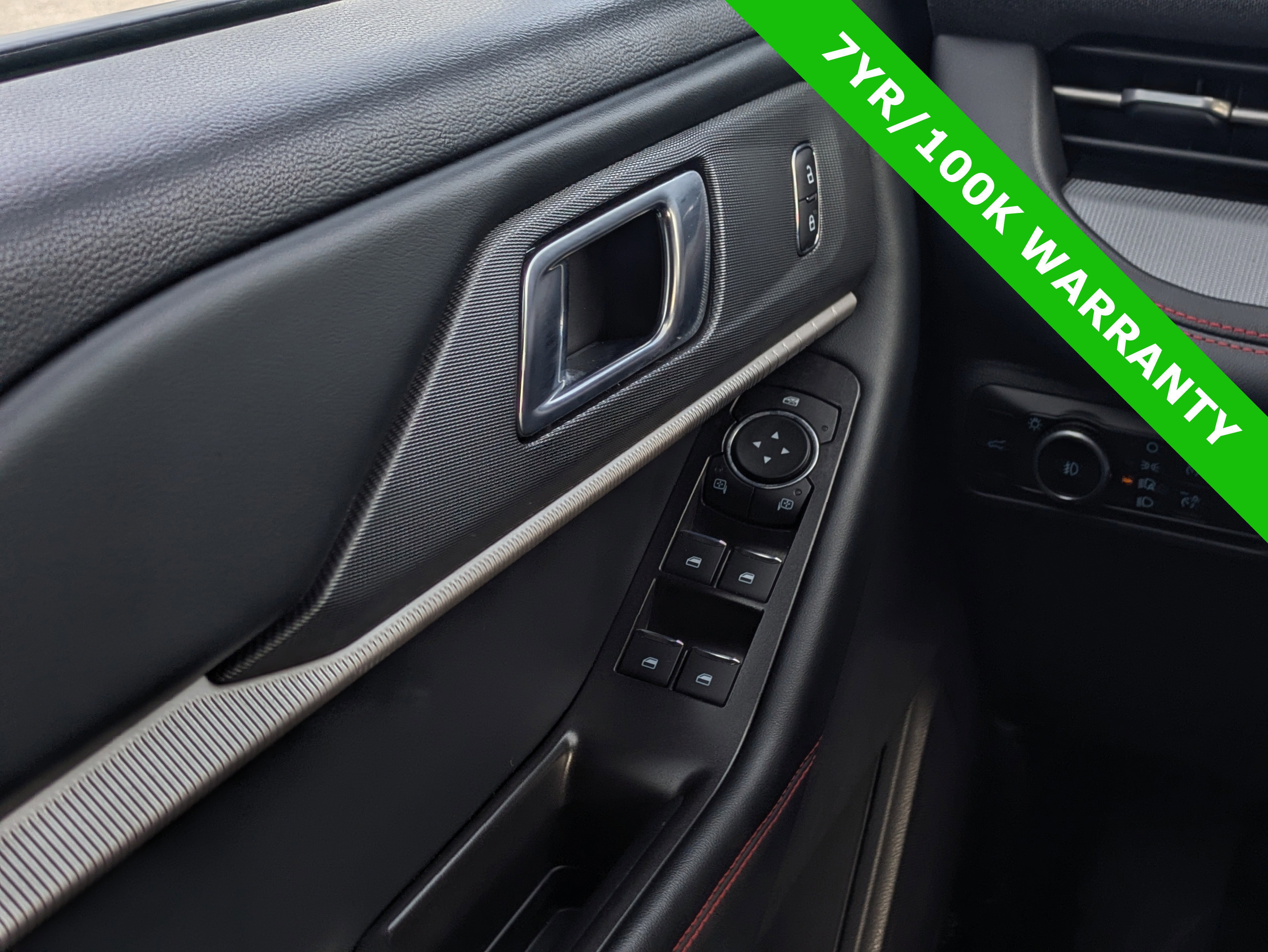 Certified 2025 Ford Explorer ST-Line w/ ST-Line Street Pack image 25