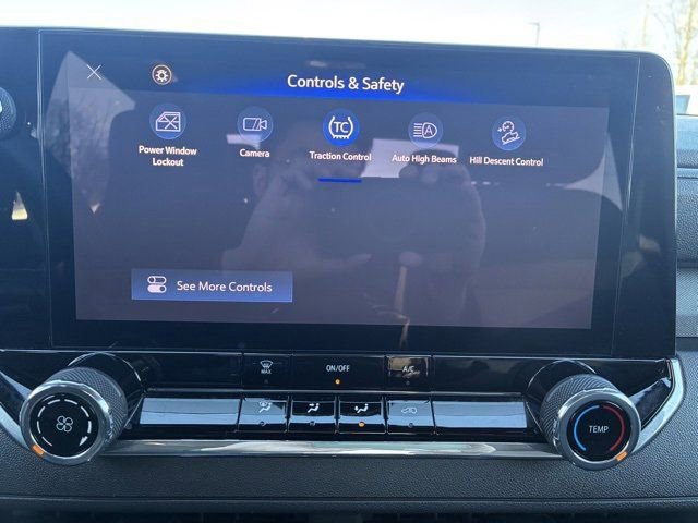 Used 2024 Chevrolet Colorado Trail Boss image 31