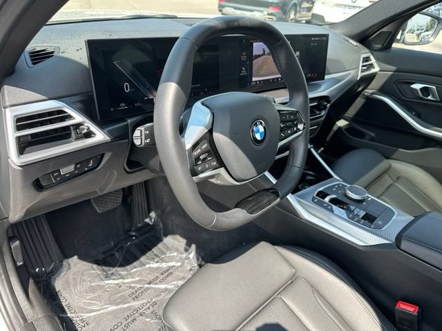 Used 2025 BMW 330i xDrive Sedan AWD/4WD image 21