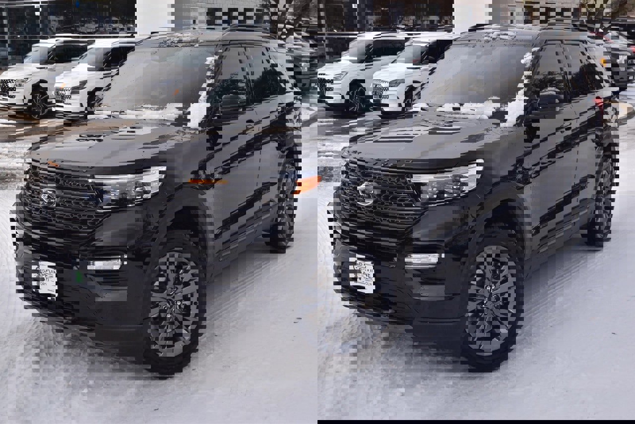 Certified 2023 Ford Explorer XLT w/ Equipment Group 202A image 39