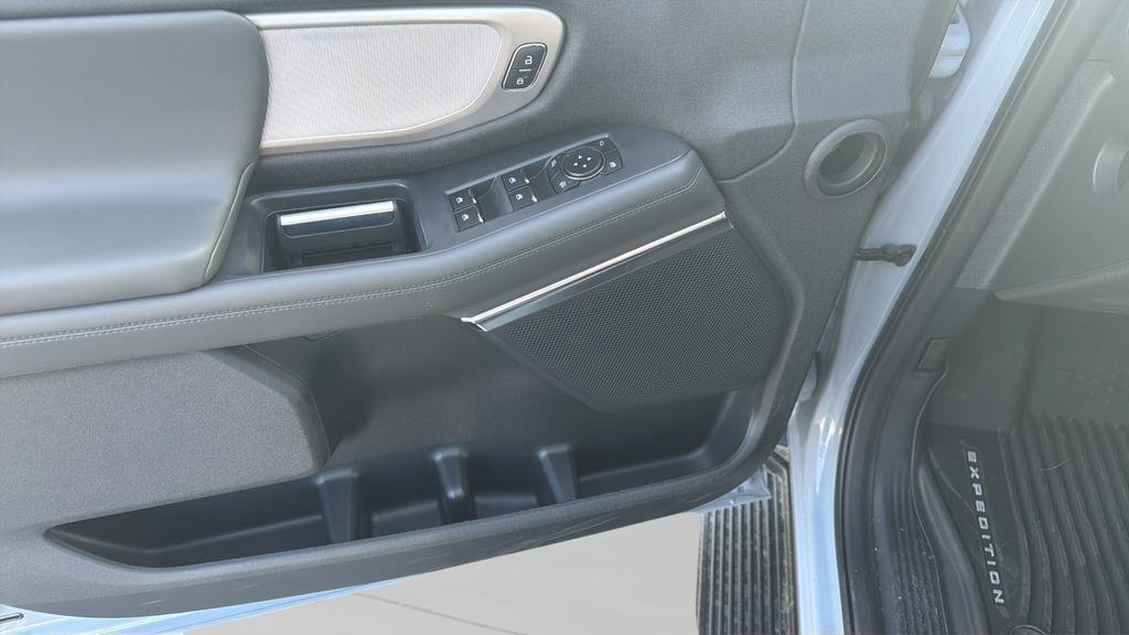 Certified 2026 Ford Expedition Active AWD/4WD image 14