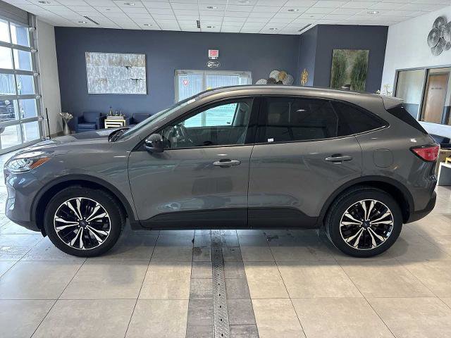 Certified 2022 Ford Escape SE w/ SE Sport Appearance Package image 2